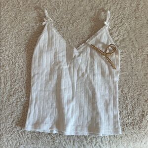 Windsor White Textured Cami With Gold Detailed Claw Clip
